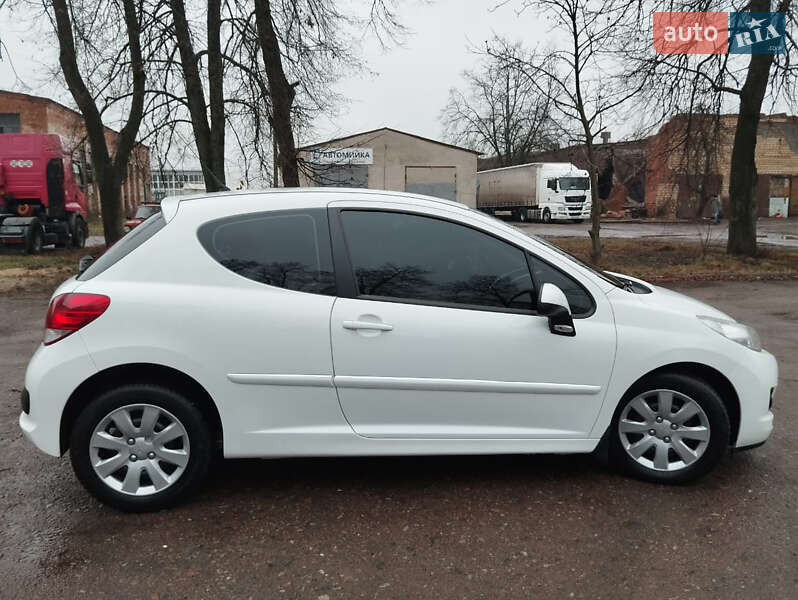 Peugeot 207 2012