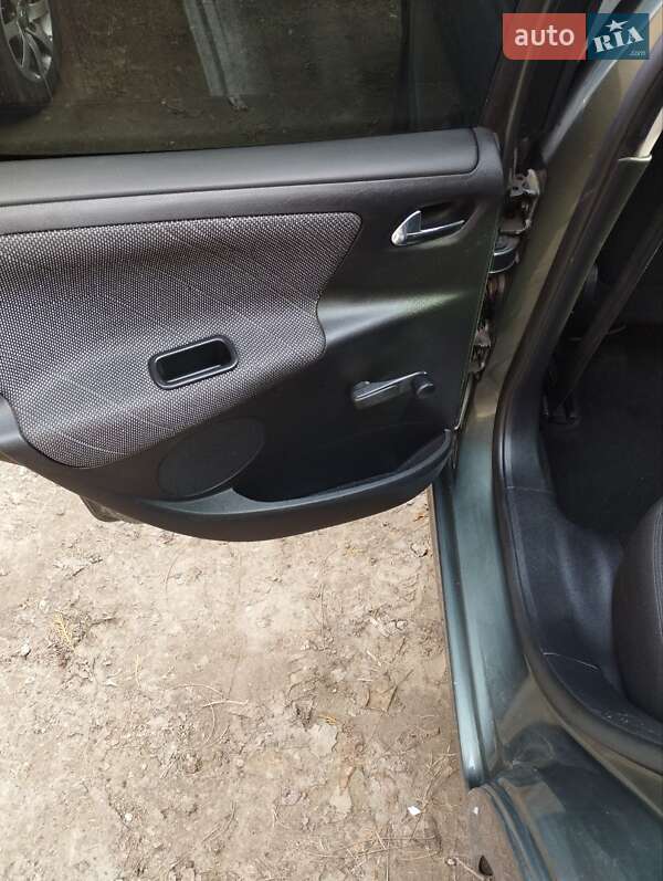 Хэтчбек Peugeot 207 2008 в Запорожье фото 12 Хэтчбек Peugeot 207 2008 в Запорожье