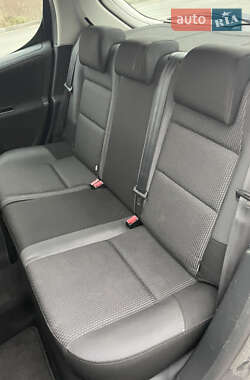 Хетчбек Peugeot 207 2010 в 