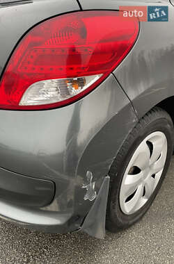 Хетчбек Peugeot 207 2010 в 