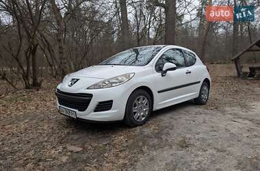 Хэтчбек Peugeot 207 2010 в Киеве