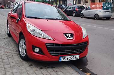 Хетчбек Peugeot 207 2011 в Дубні