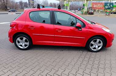 Хэтчбек Peugeot 207 2011 в Киеве