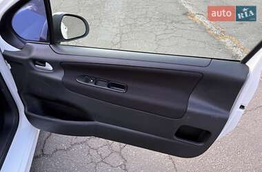 Хэтчбек Peugeot 207 2012 в 