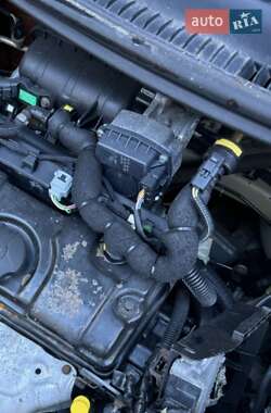 Хэтчбек Peugeot 207 2010 в 
