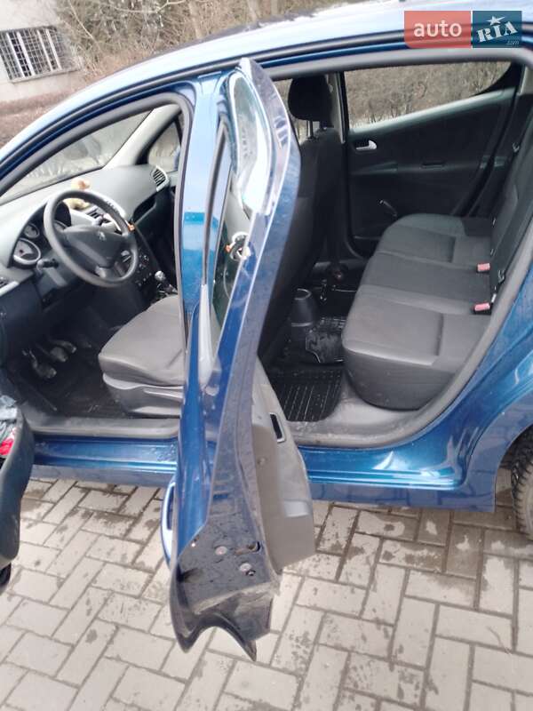 Хэтчбек Peugeot 207 2010 в Львове фото 12 Хэтчбек Peugeot 207 2010 в Львове