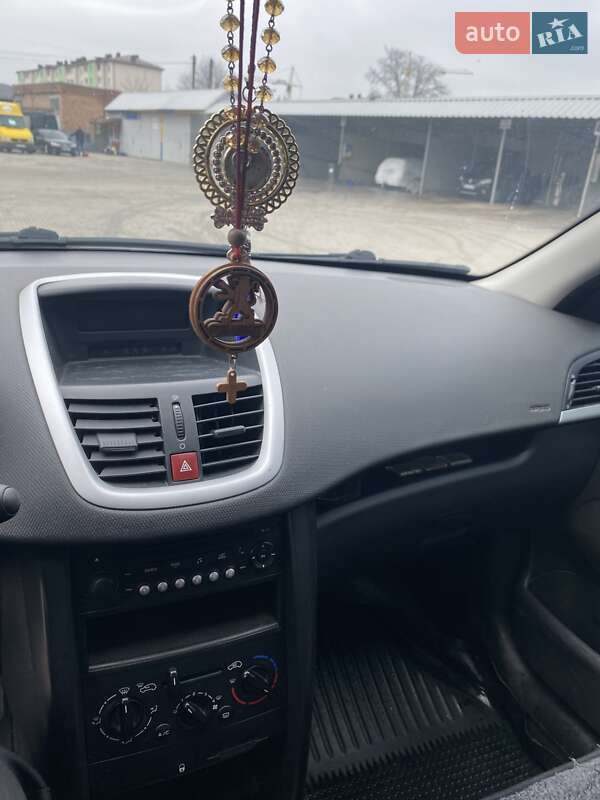 Хетчбек Peugeot 207 2008 в Старокостянтинові