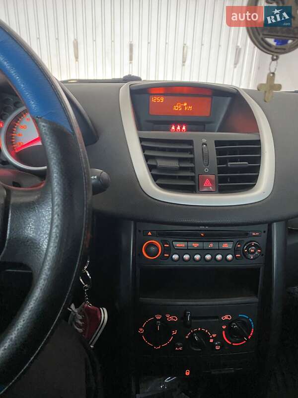 Хетчбек Peugeot 207 2008 в Старокостянтинові