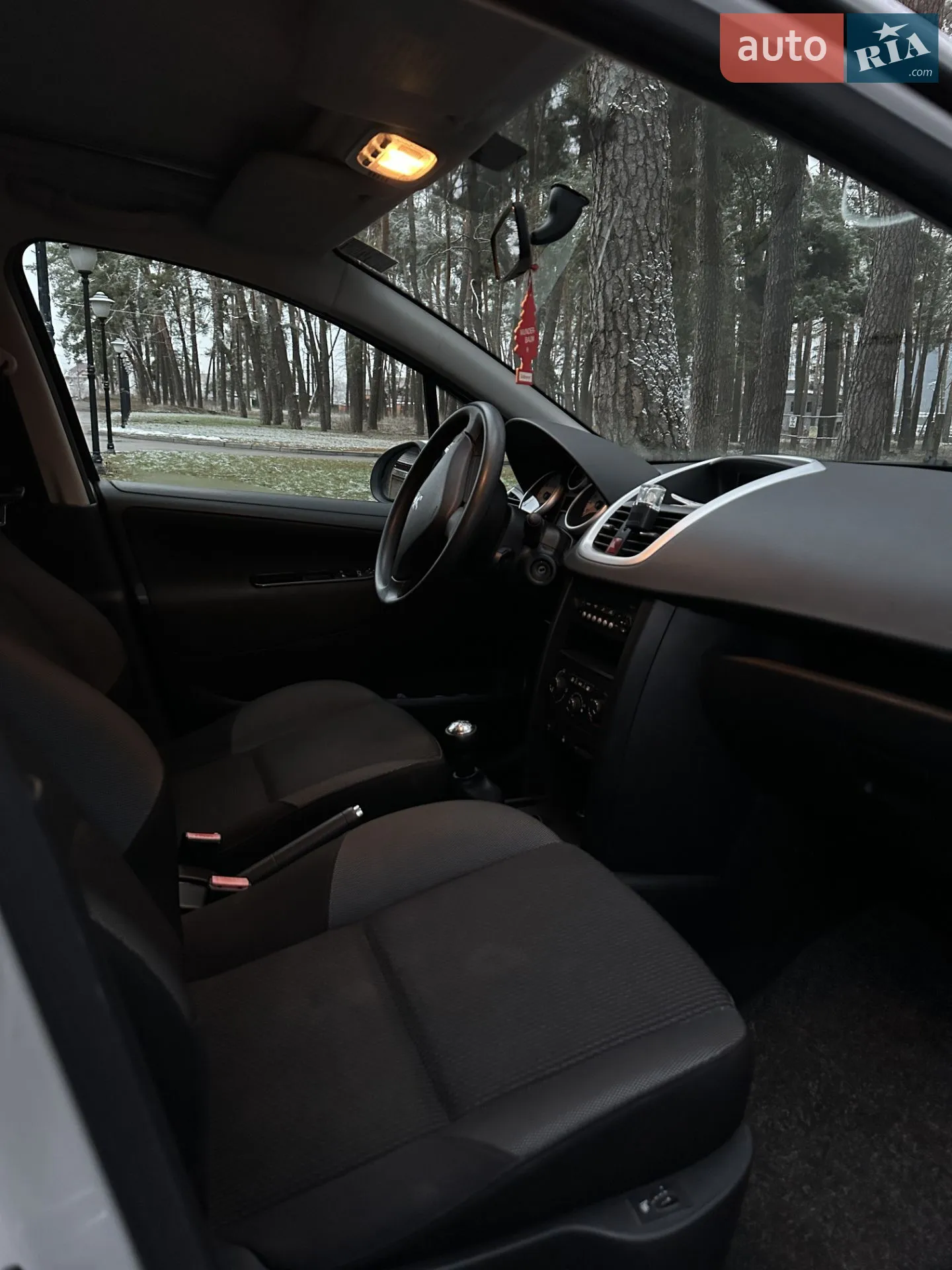 2010 Peugeot 207 - мініатюра 15