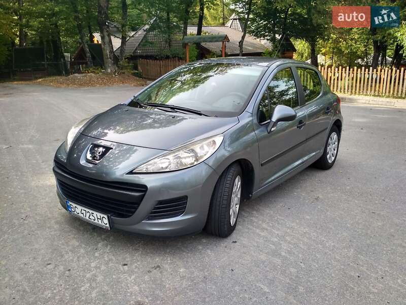 Хэтчбек Peugeot 207 2011 в 