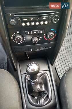 Хэтчбек Peugeot 207 2011 в 