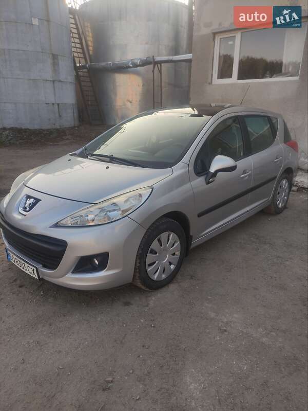 Универсал Peugeot 207 2010 в Тернополе