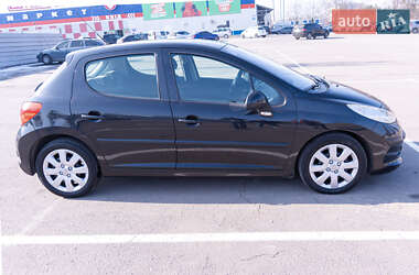 Хэтчбек Peugeot 207 2006 в Ровно