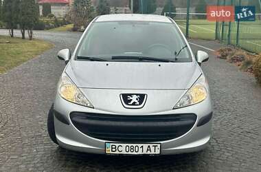 Хэтчбек Peugeot 207 2006 в Жовкве