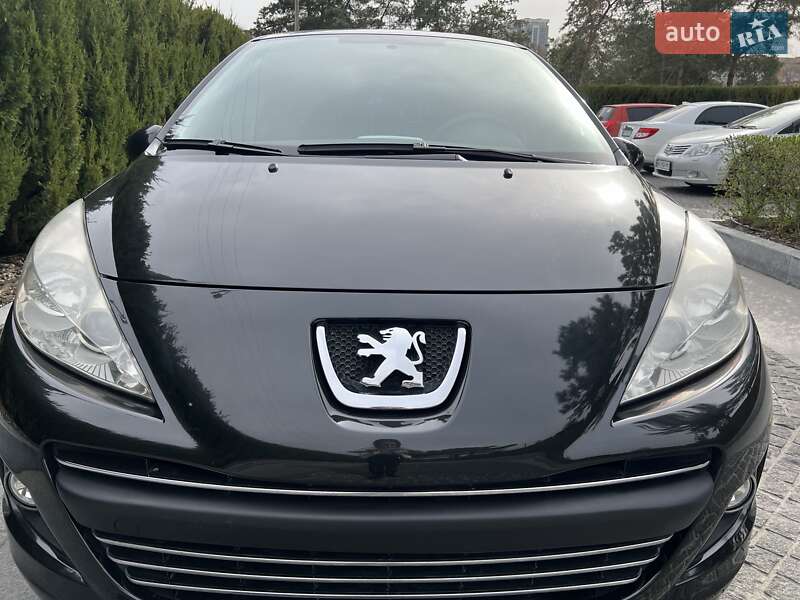Peugeot 207 2012