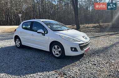 Хетчбек Peugeot 207 2010 в 