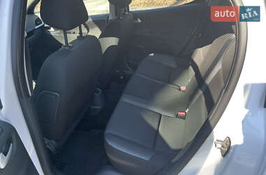 Хетчбек Peugeot 207 2010 в 