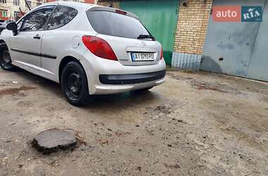 Хетчбек Peugeot 207 2006 в 