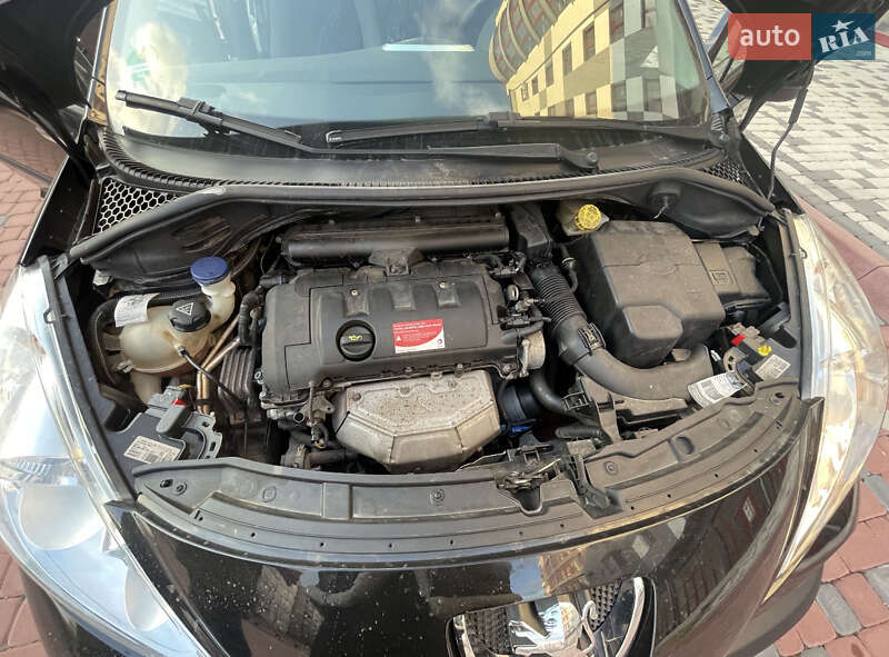 Хэтчбек Peugeot 207 2009 в Ивано-Франковске