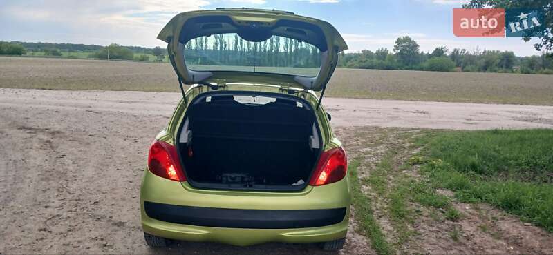 Хетчбек Peugeot 207 2008 в Києві