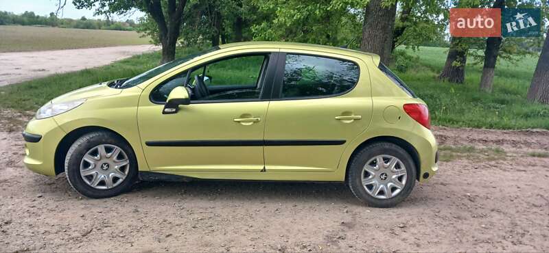 Хетчбек Peugeot 207 2008 в Києві