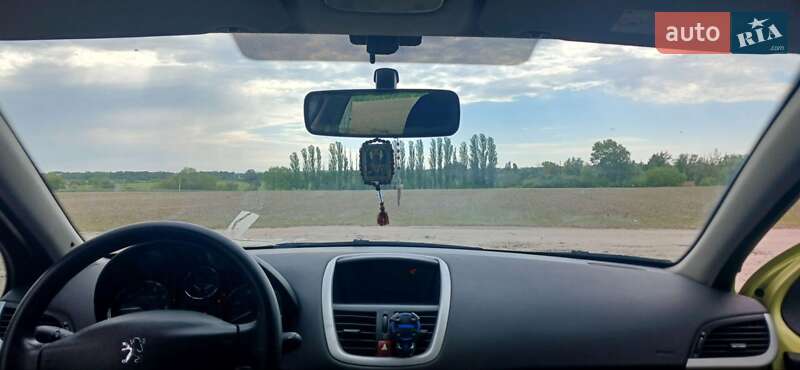 Хетчбек Peugeot 207 2008 в Києві