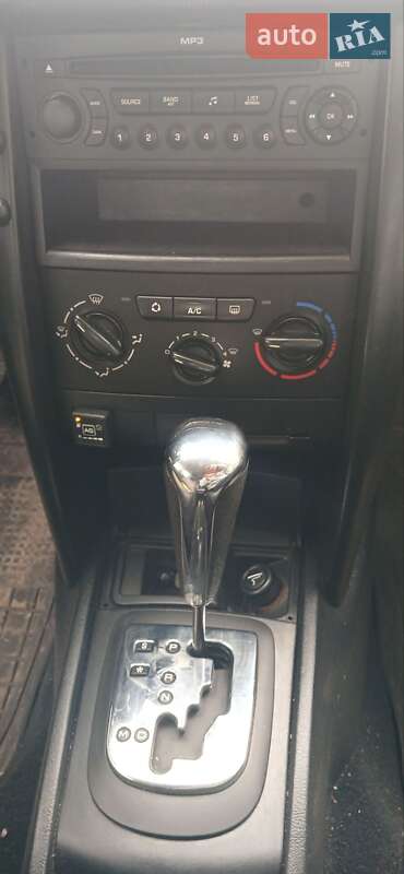 Хетчбек Peugeot 207 2008 в Києві