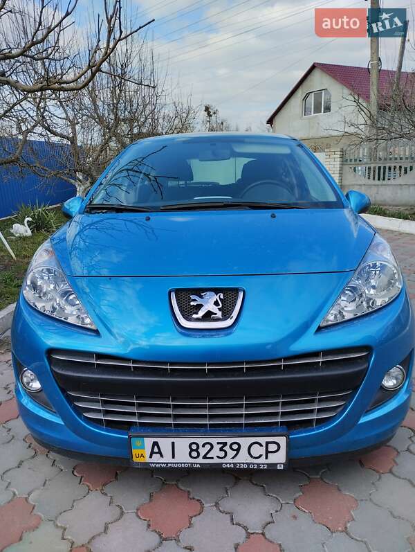 Хэтчбек Peugeot 207 2011 в Мироновке