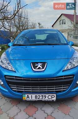 Хэтчбек Peugeot 207 2011 в Мироновке