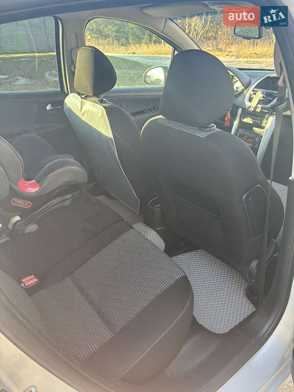 Хетчбек Peugeot 207 2009 в Вараші фото 18 Хетчбек Peugeot 207 2009 в Вараші