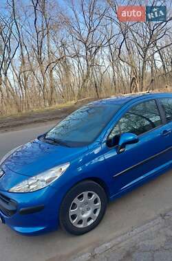 Хэтчбек Peugeot 207 2006 в 
