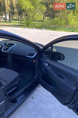 Хетчбек Peugeot 207 2010 в 
