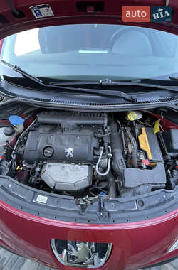Хэтчбек Peugeot 207 2007 в 