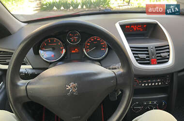 Хэтчбек Peugeot 207 2007 в 