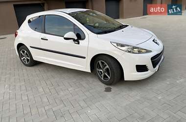 Хетчбек Peugeot 207 2010 в 