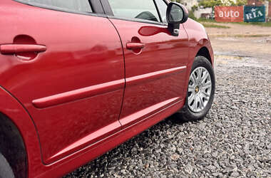 Хетчбек Peugeot 207 2010 в 