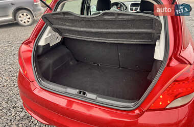 Хетчбек Peugeot 207 2010 в 
