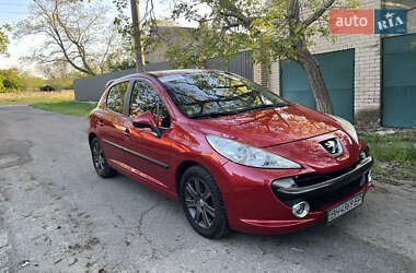 Хэтчбек Peugeot 207 2007 в 