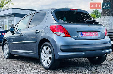 Хэтчбек Peugeot 207 2010 в 
