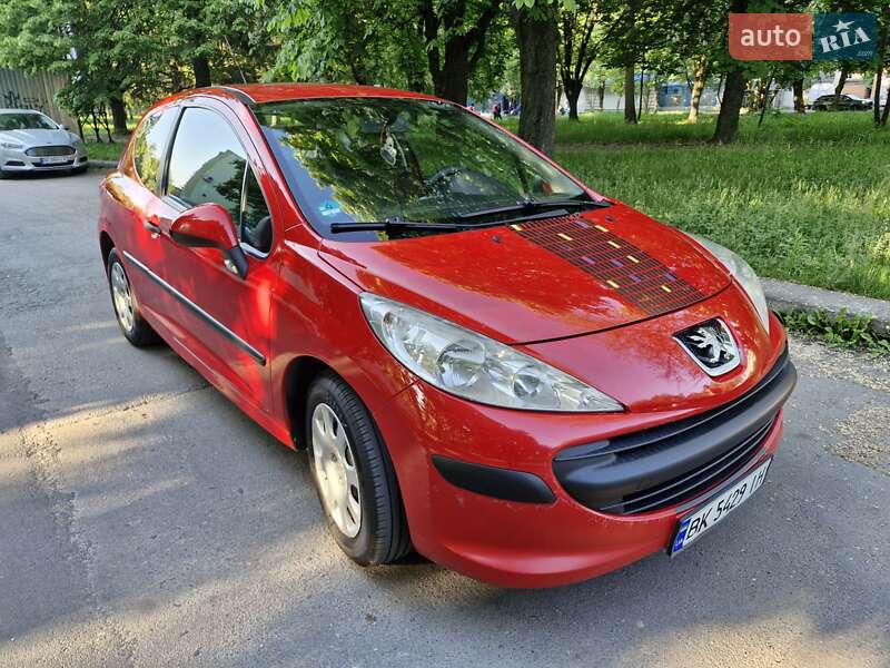 Хетчбек Peugeot 207 2009 в Рівному