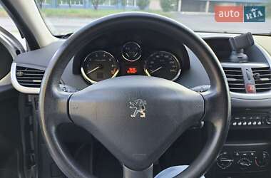 Хэтчбек Peugeot 207 2008 в 