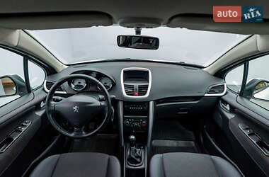 Хетчбек Peugeot 207 2011 в 