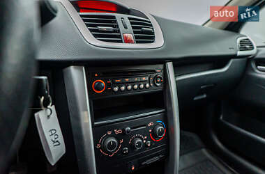 Хетчбек Peugeot 207 2011 в 
