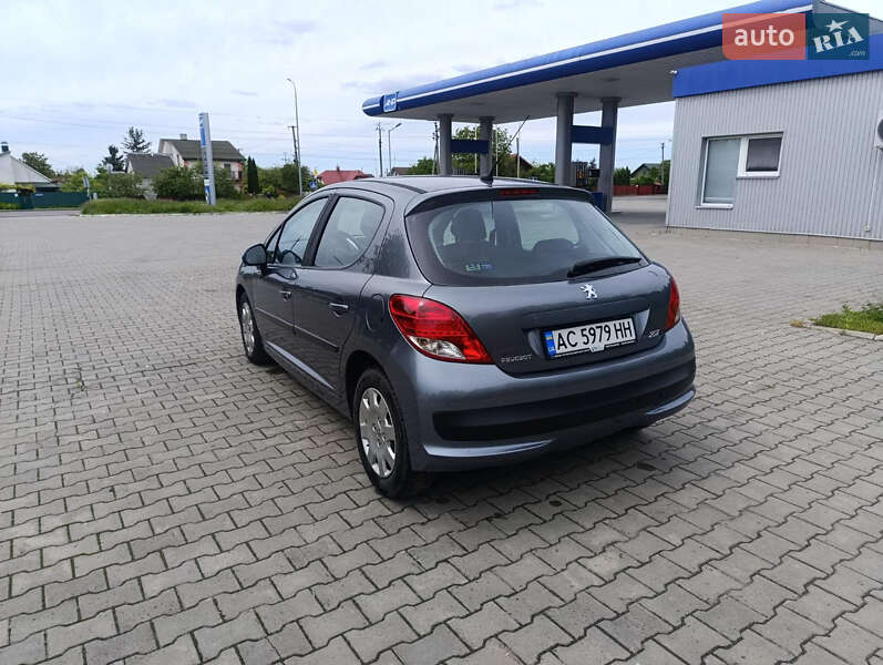 Хэтчбек Peugeot 207 2010 в Владимире