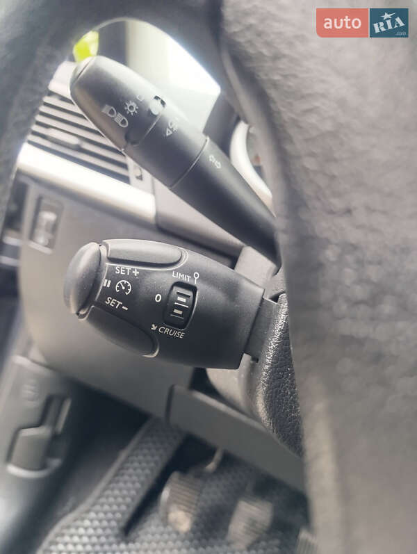 Хэтчбек Peugeot 207 2010 в Владимире