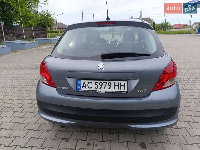 Хэтчбек Peugeot 207 2010 в Владимире