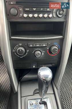 Хэтчбек Peugeot 207 2010 в 