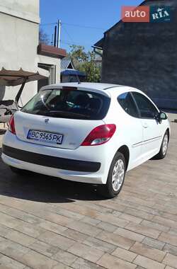 Хэтчбек Peugeot 207 2011 в 