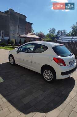 Хэтчбек Peugeot 207 2011 в 