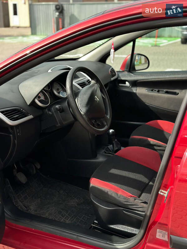 Хэтчбек Peugeot 207 2006 в Львове